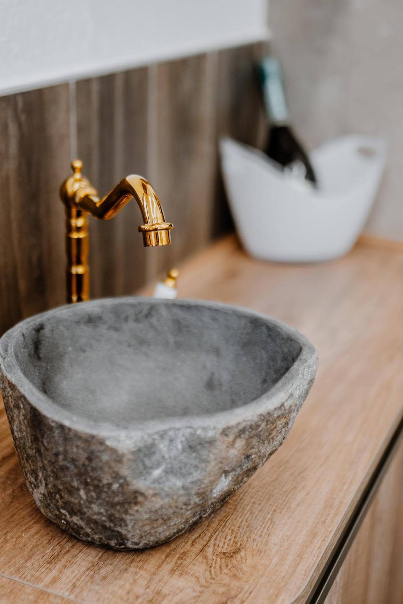 Luxuite Spa Con Piscina E Jacuzzi Alberobello Exteriör bild